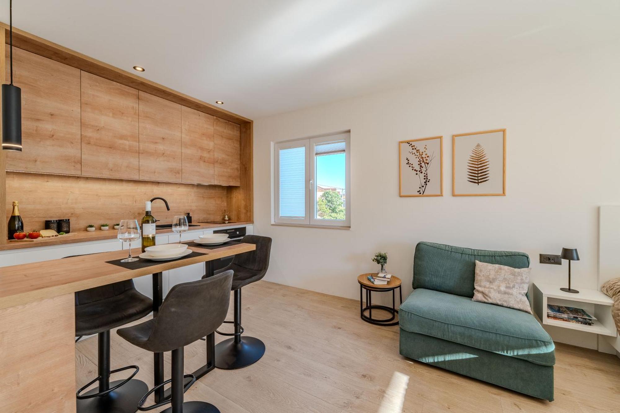 Sea View Terrace Apartment *